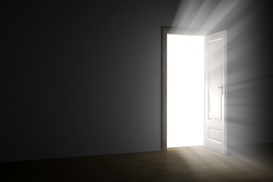 Дверь в темную комнату