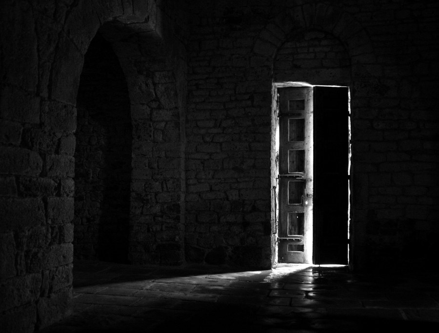 Таинственная дверь