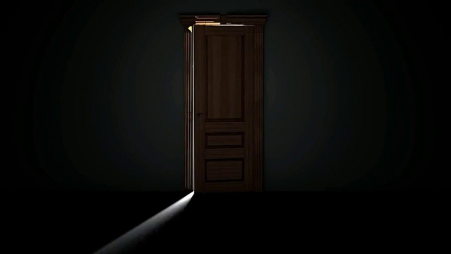 Открытые двери