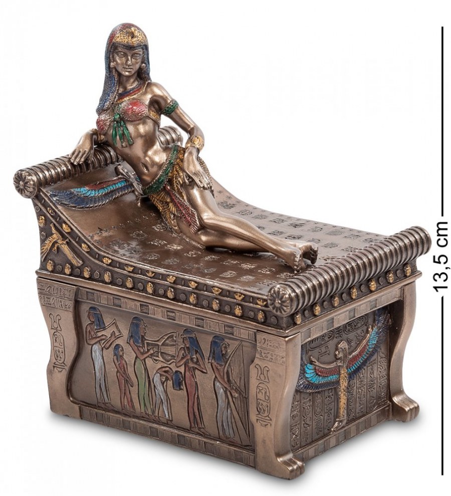 Стол в античном стиле