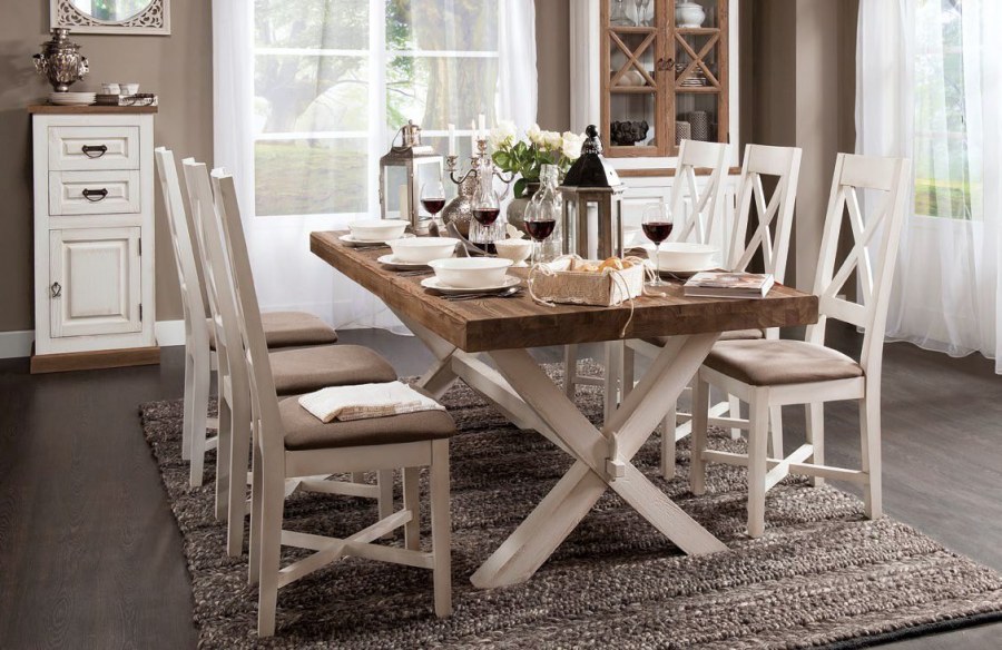 Обеденный стол в стиле Кантри