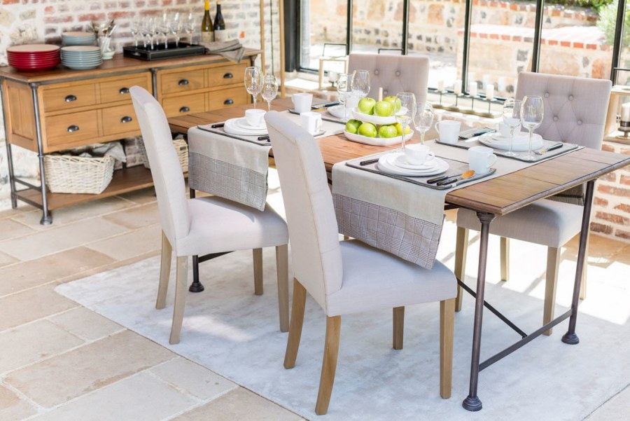 Обеденный стол в стиле Прованс