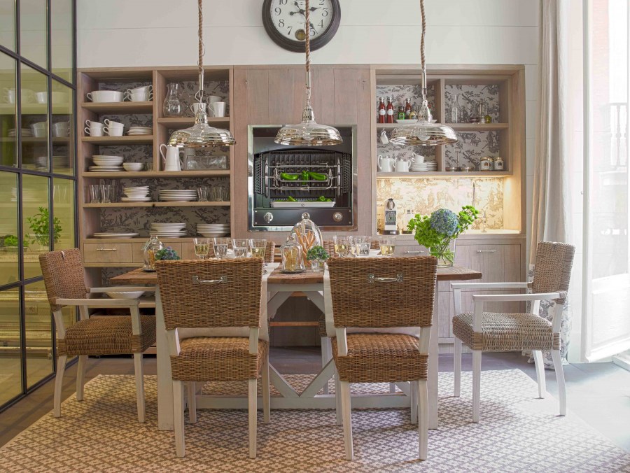 Плетеная мебель в интерьере кухни