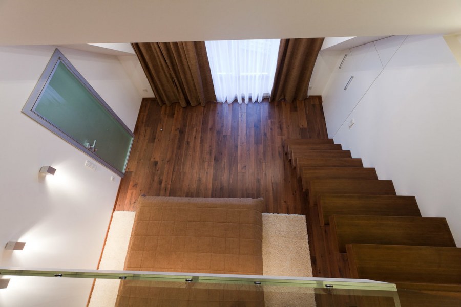 Консольная лестница вестибюль