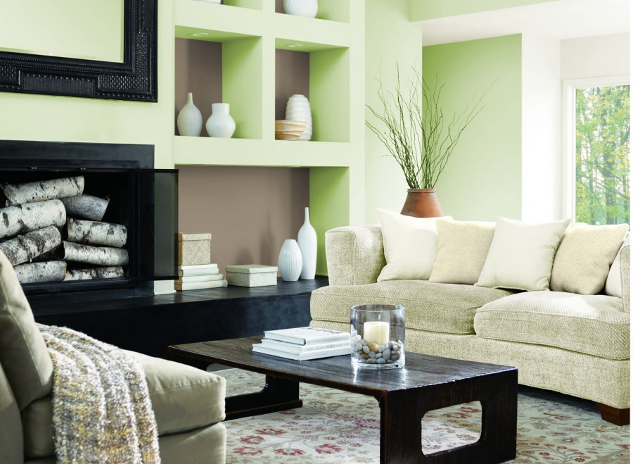 Диван фисташкового цвета в интерьере