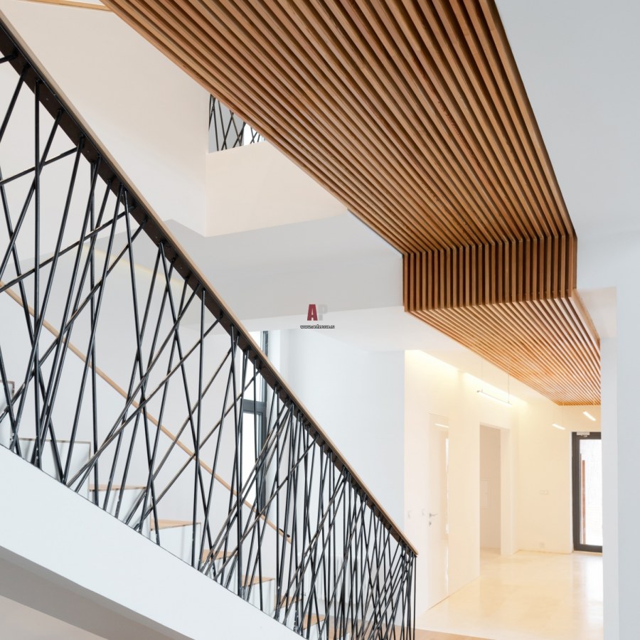 Ограждение лестницы из тросов