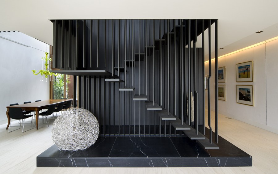 Забор в современном стиле