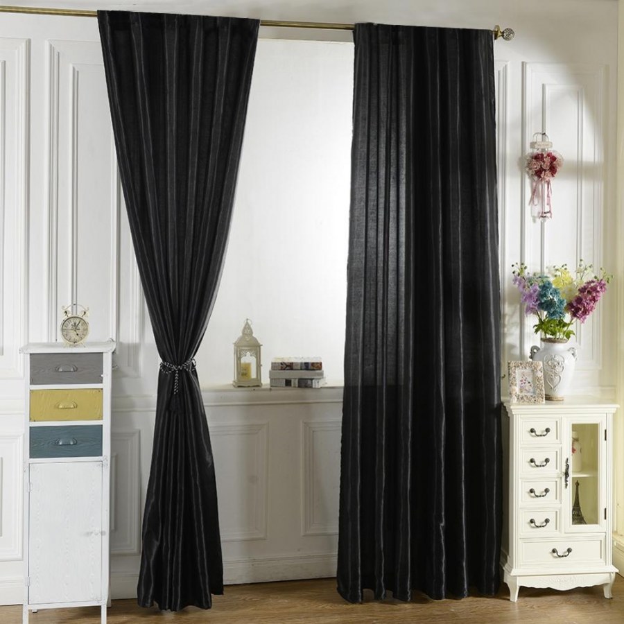 Черные портьеры