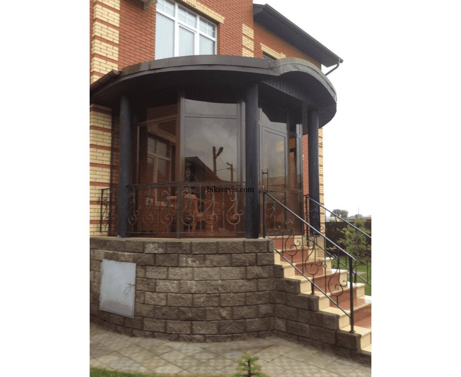 Дверь на веранду на даче