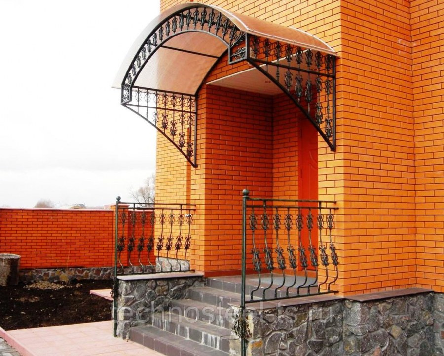 Входная группа в дом с крыльцом