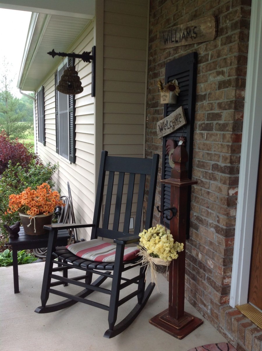 Входная группа дома в замковом стиле