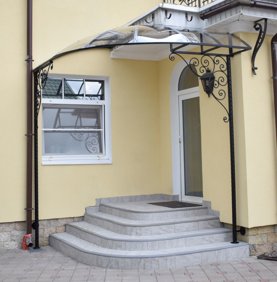 Декор крыльца в частном доме