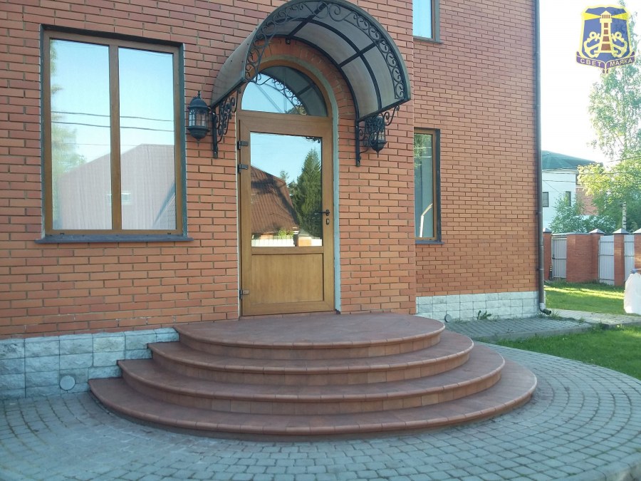 Крыльцо полукруглое для частного