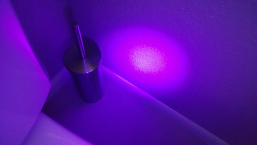 Неоновый фиолетовый