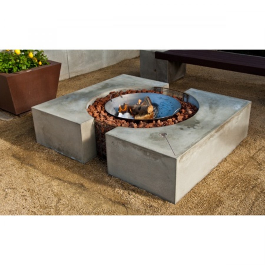 Бетонный очаг кострище