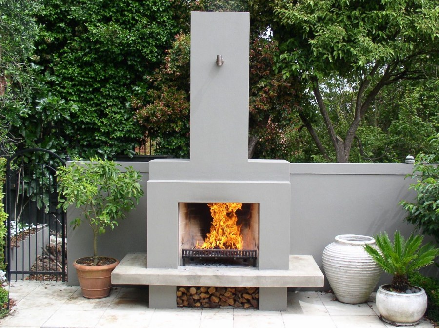 Камин на участке