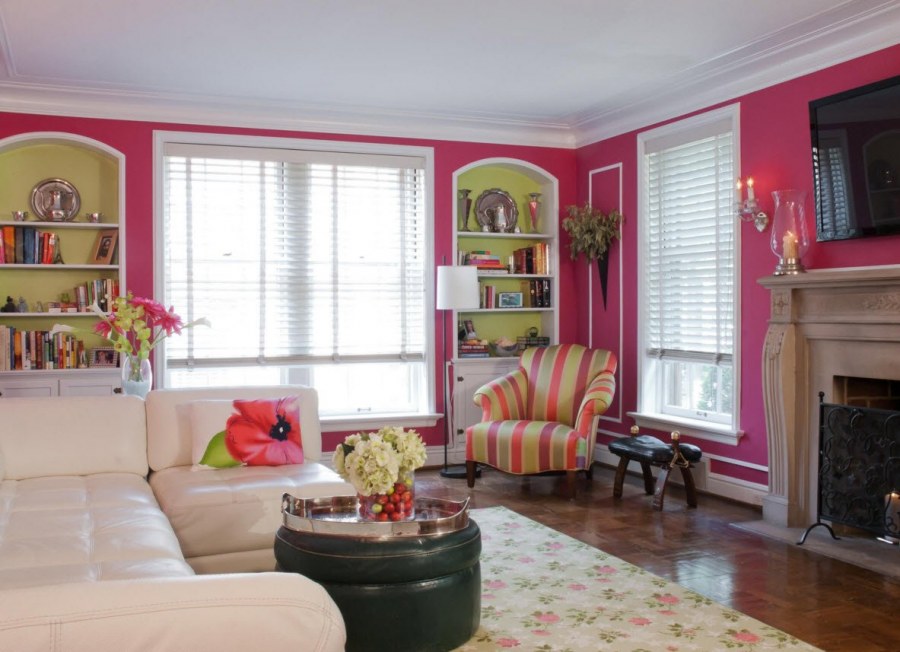 Розовый интерьер гостиной