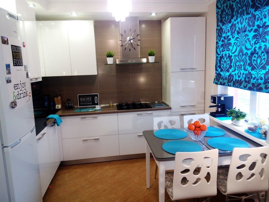 Кухня с бирюзовыми акцентами