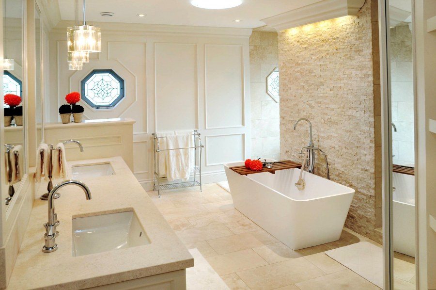 Стильные светлые Ванные комнаты