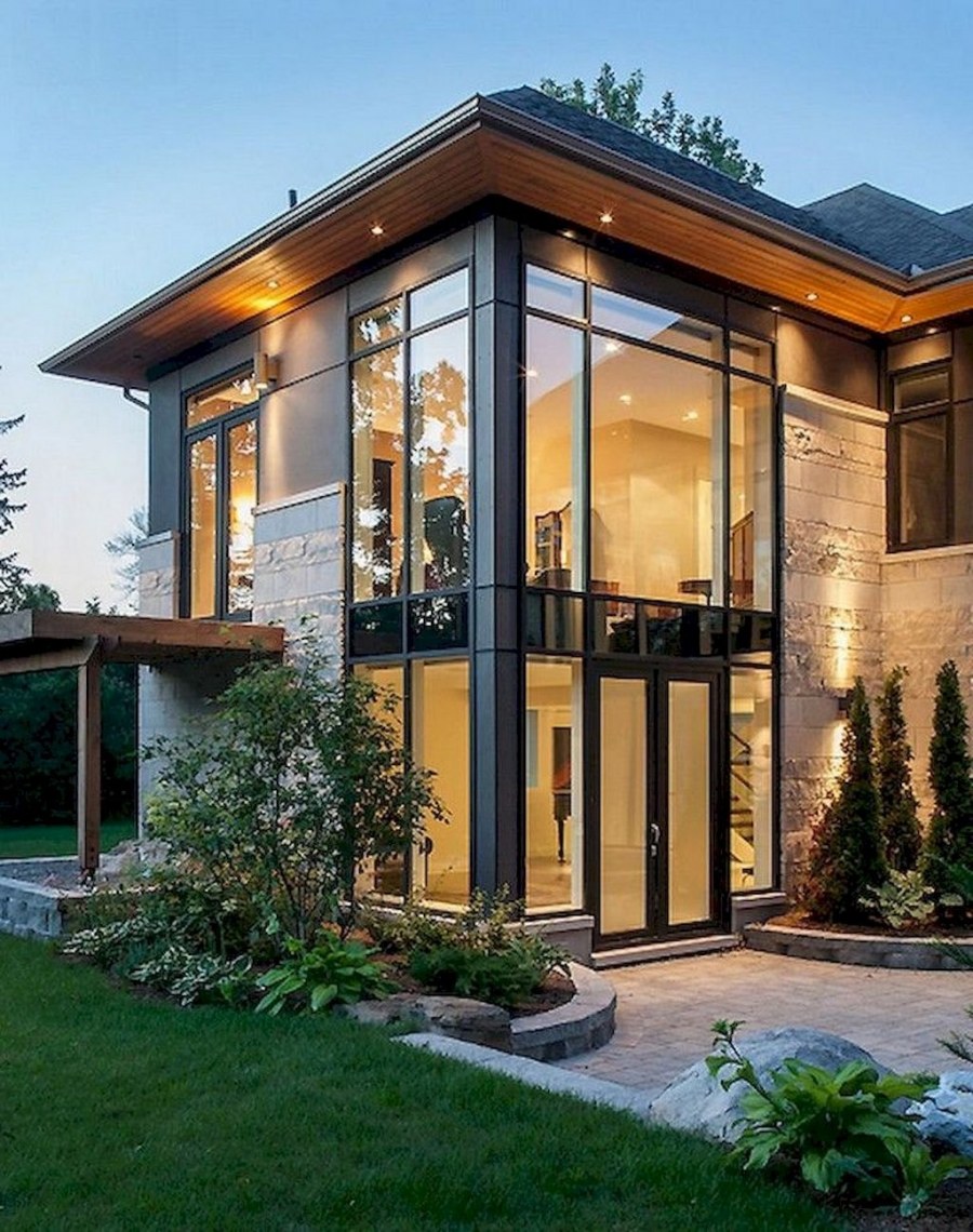 Современный двухэтажный дом