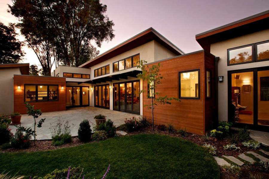 Современные лома снаружи