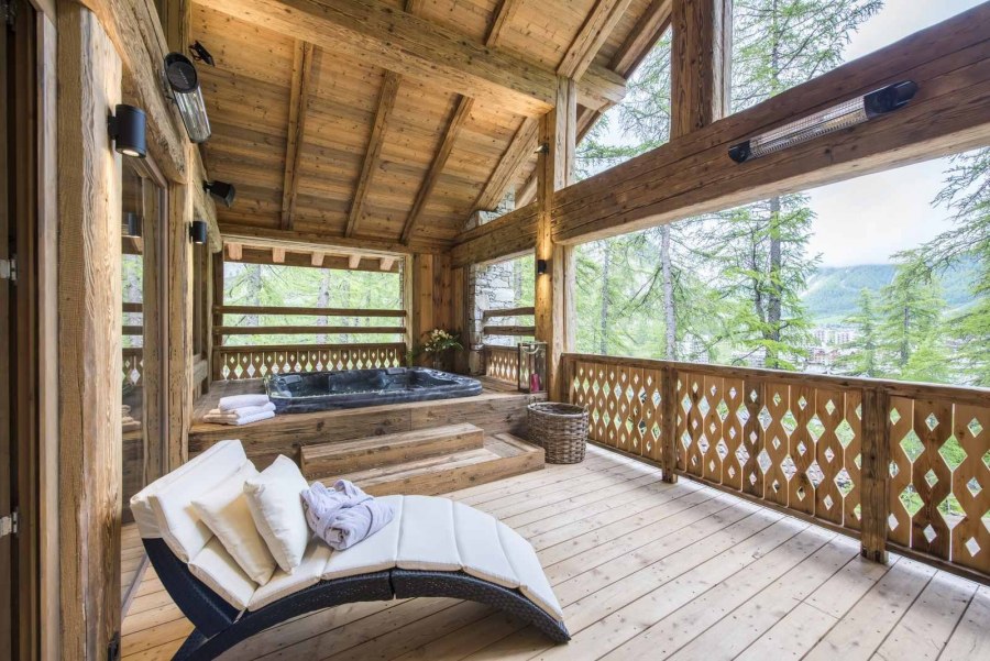 Веранда в стиле Шале