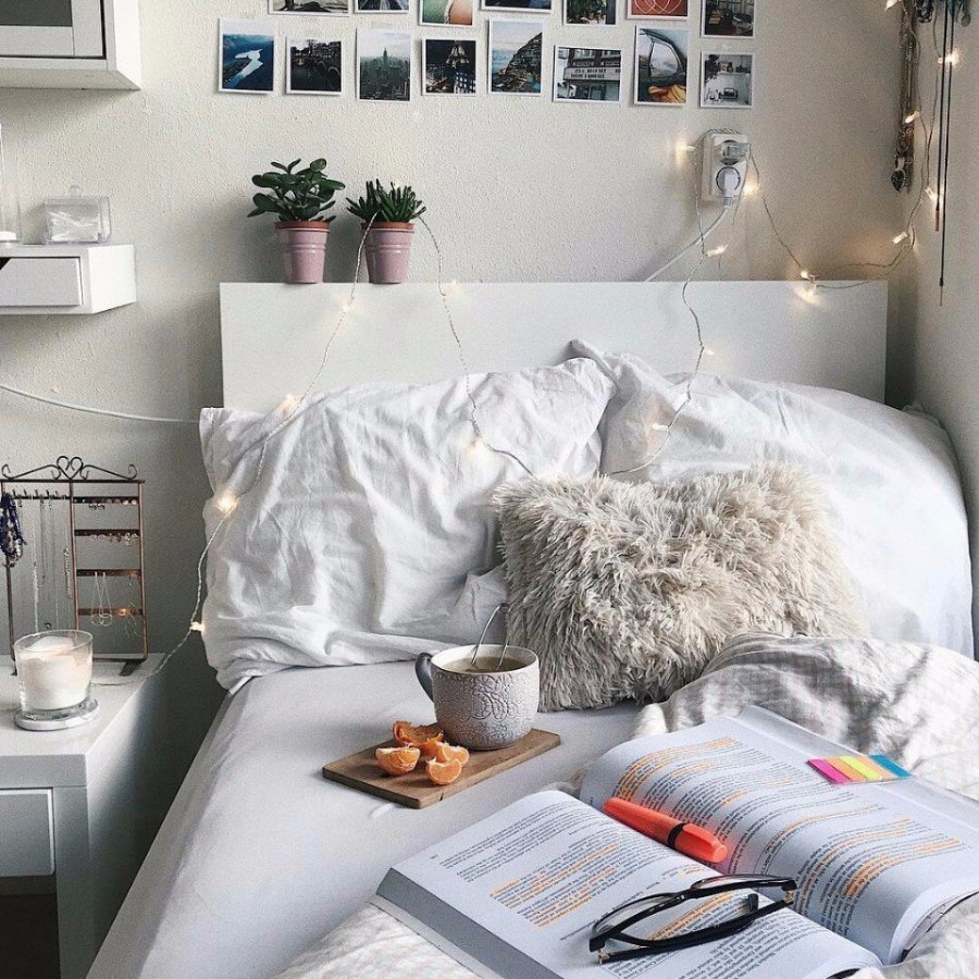 Маленькая уютная комната для подростка