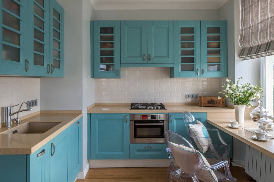 Кухня в бирюзовых тонах