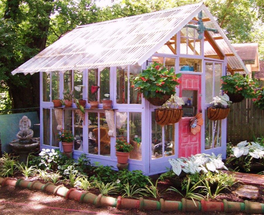 Оранжерея на дачном участке