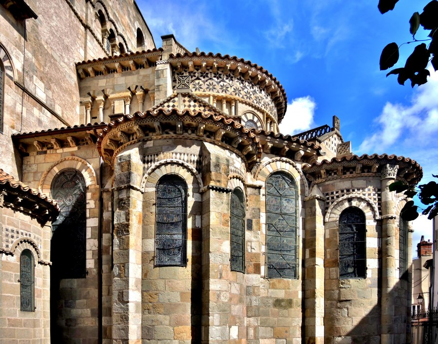 Церковь Нотр-дам-дю-пор в Клермон-Ферране