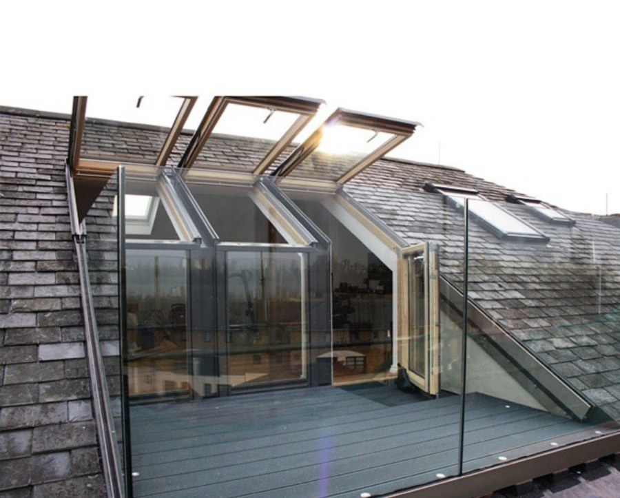 Мансардный дом с балконом