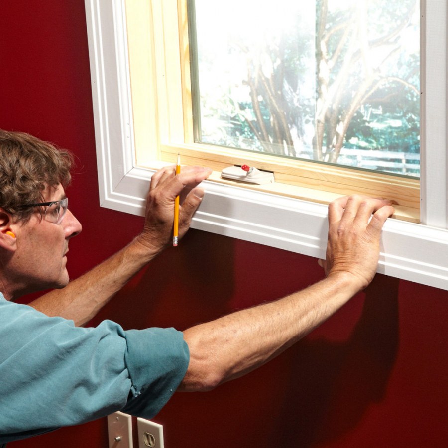 Лепнина на окнах в комнате