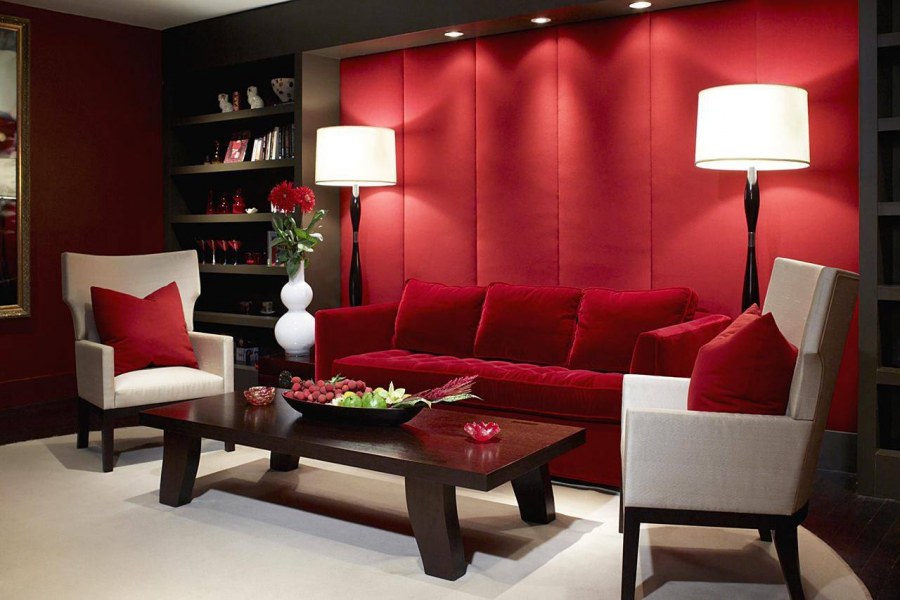 Красный цвет в интерьере гостиной