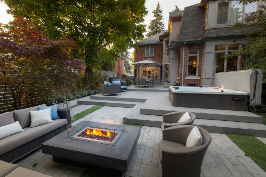 Красивый двор