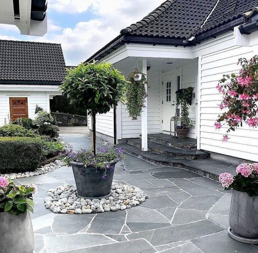 Благоустройство двора в частном доме