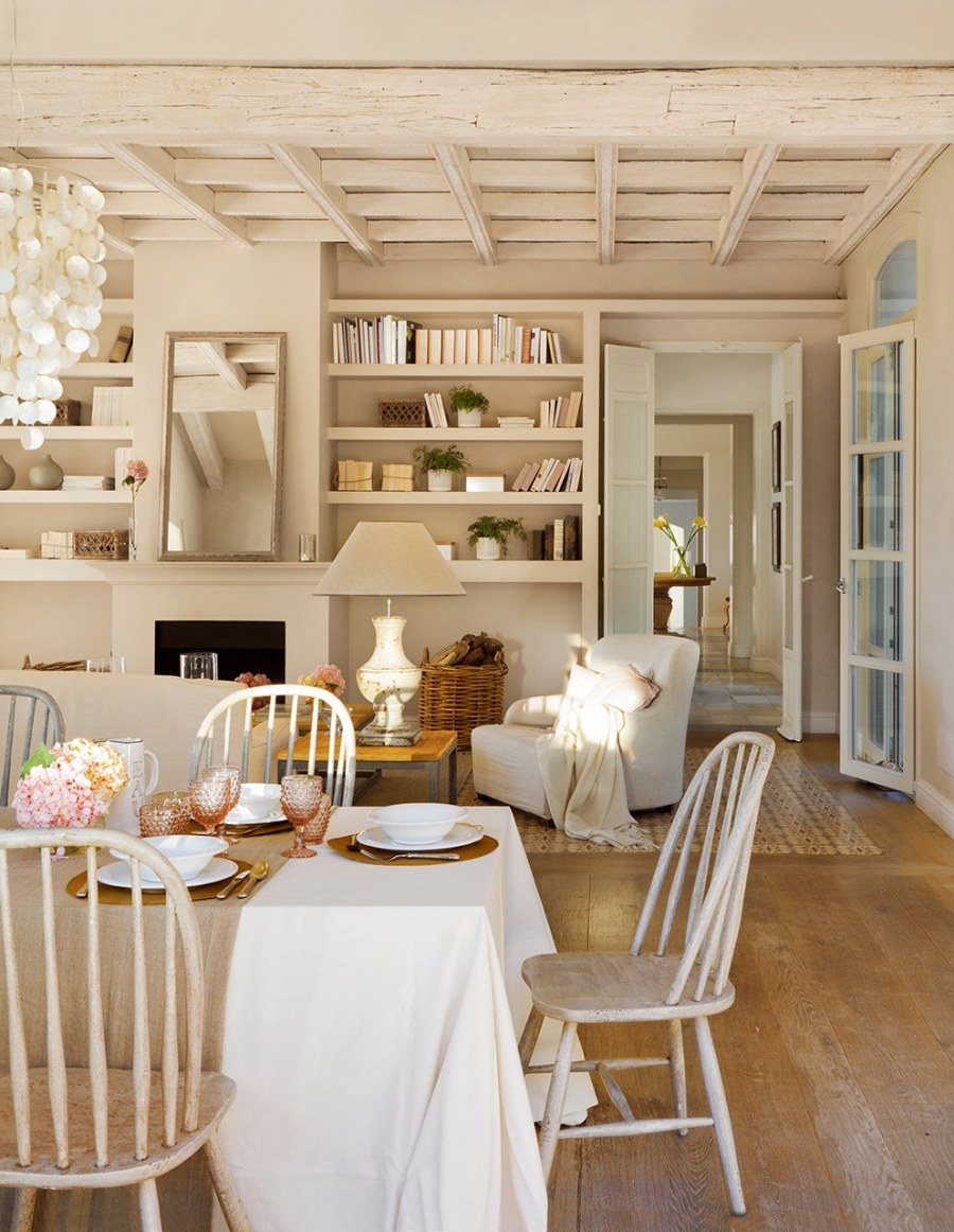 Столовая в скандинавском стиле в загородном доме