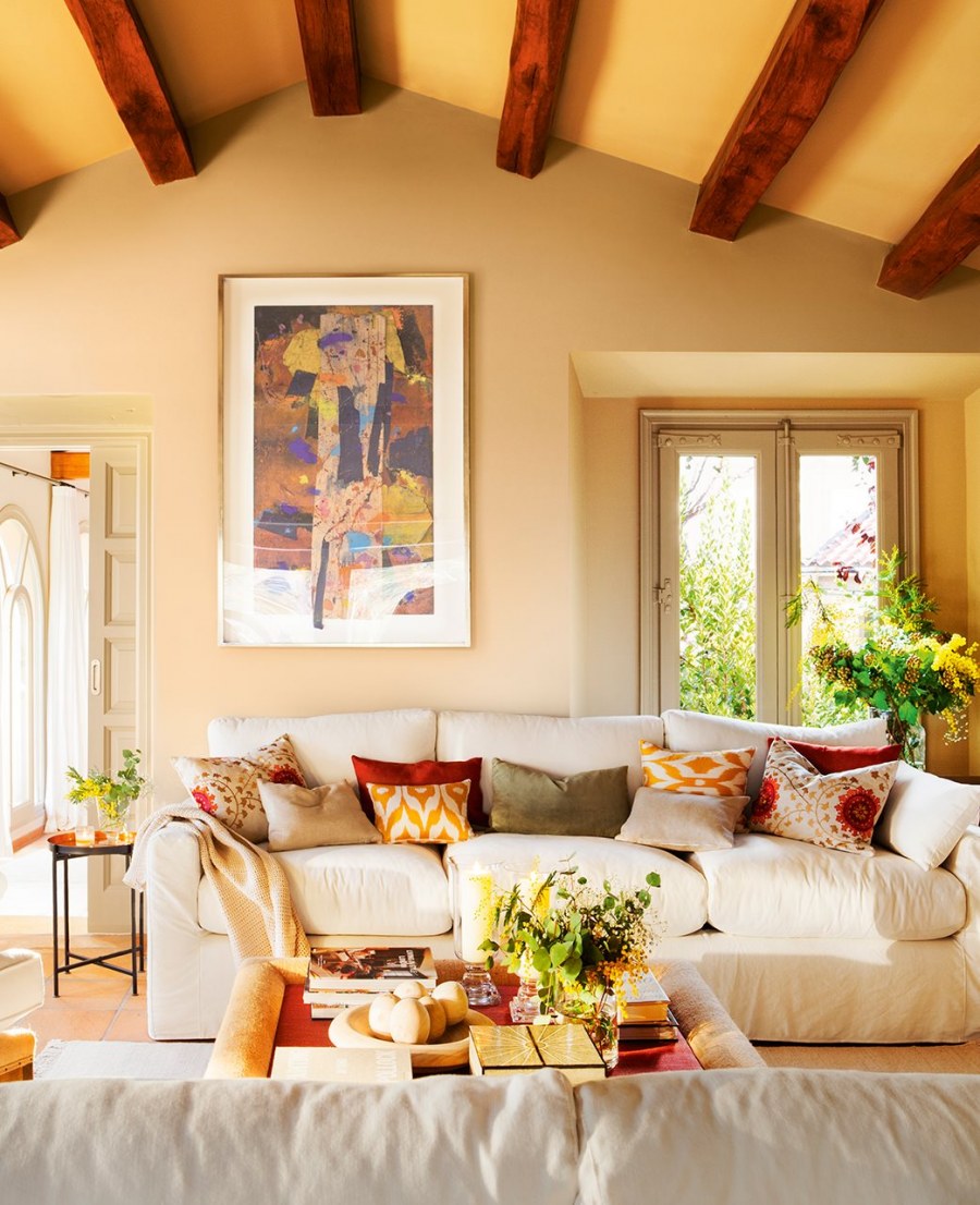 Уютная гостиная на даче