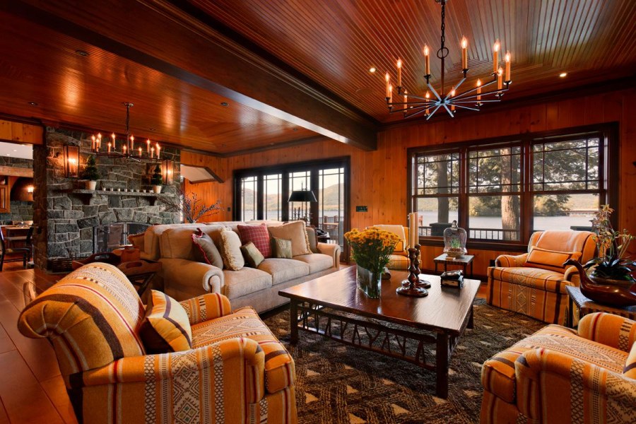 Коттеджи насыщенные теплые тона