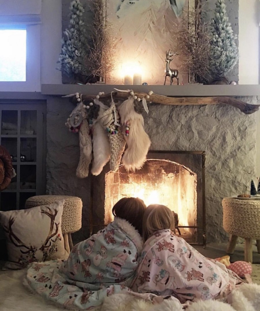 Кухня гостиная в оранжевых тонах