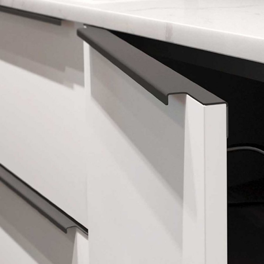 Ручка-профиль накладная l.596мм, отделка черный бархат (матовый)