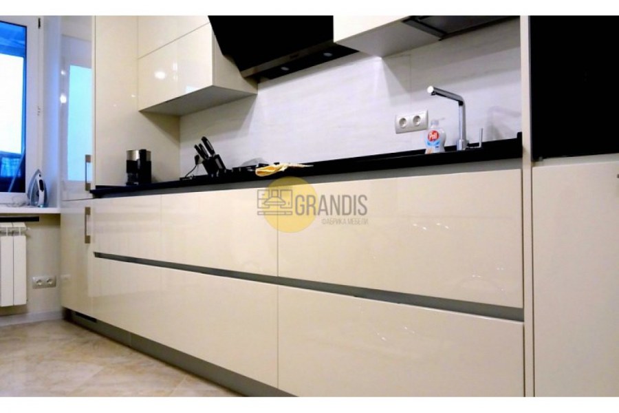 Кухонный гарнитур без ручек