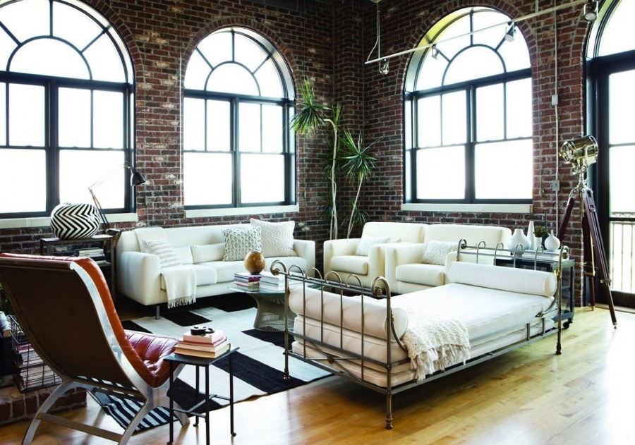 Лофт с арочными окнами