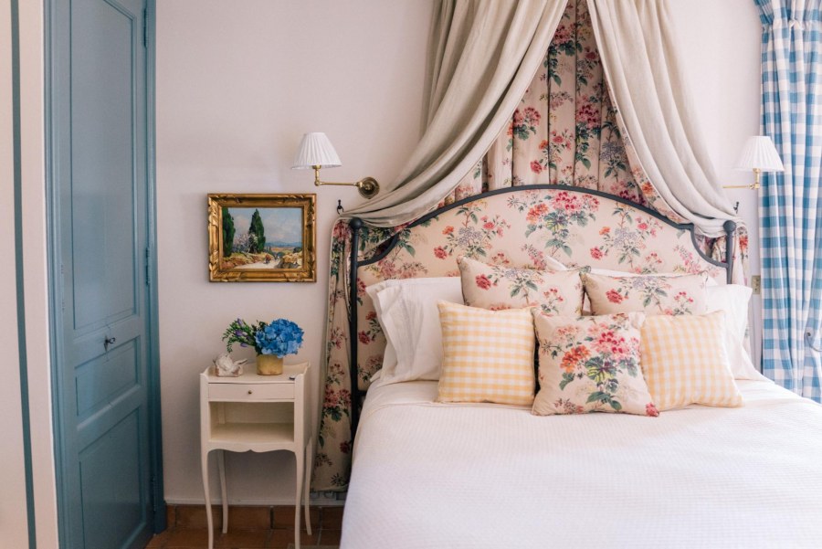 Спальня в стальных тонах