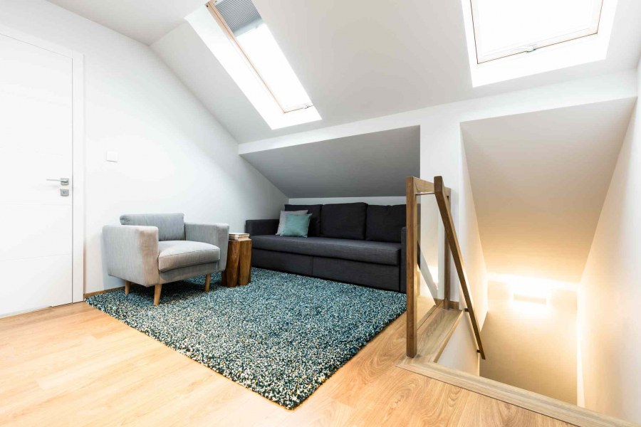 Большая спальня на мансарде