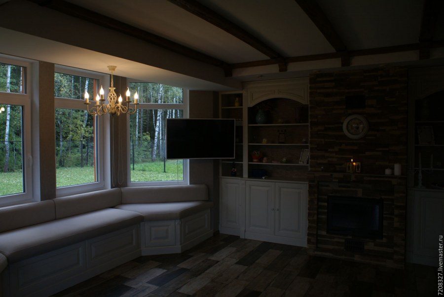 Диван в эркер