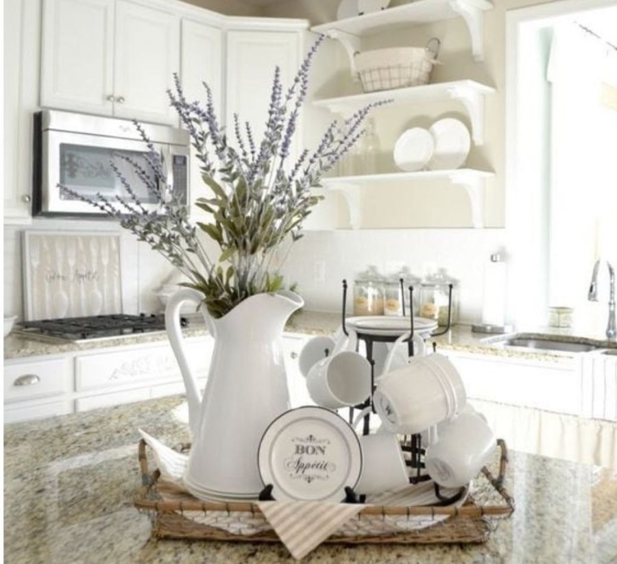 Декор белой кухни