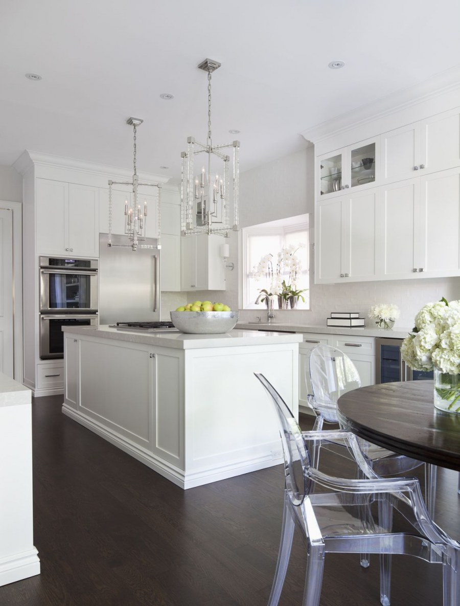 Открытые полочки на кухне