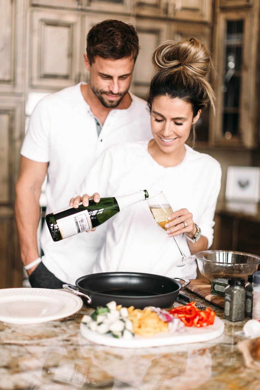 Фотосет с мужчиной на кухне