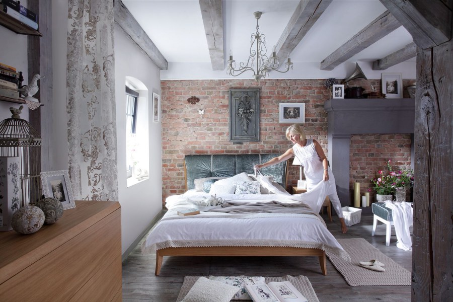 Спальня в стиле лофт Прованс