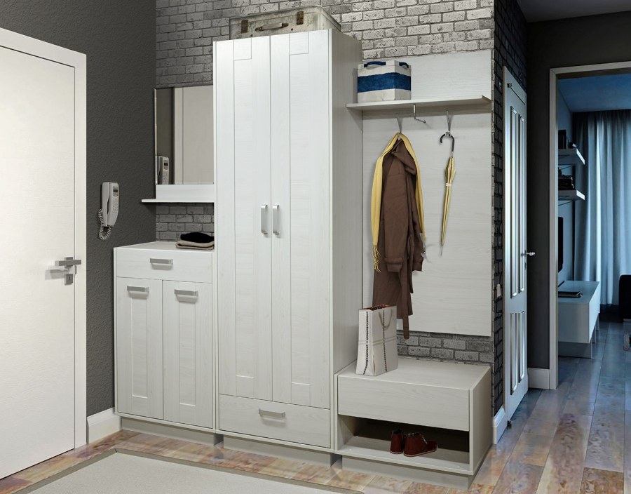 Светлая большая прихожая